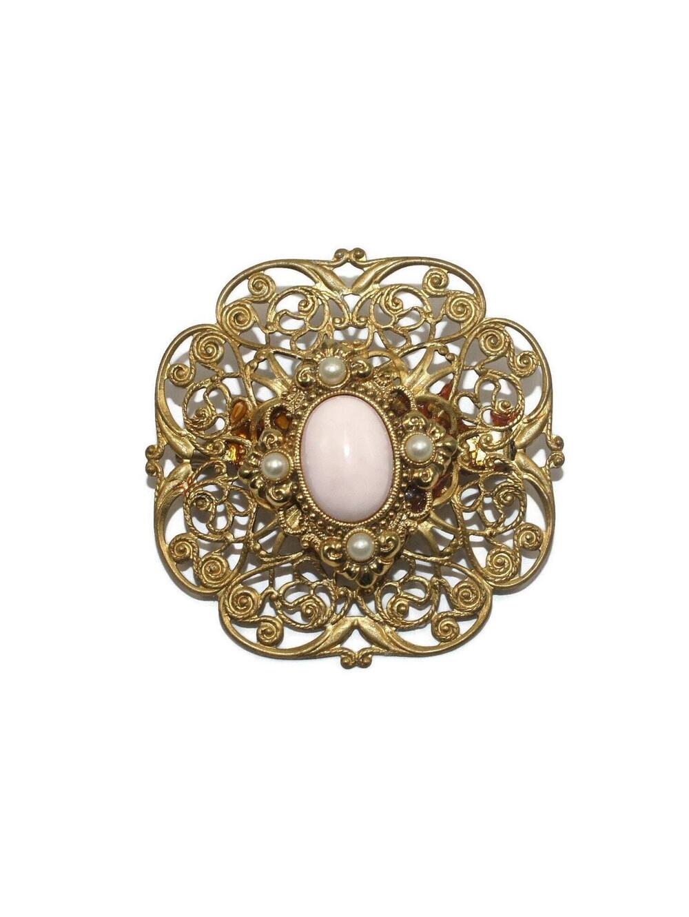 Vintage Gold Tone Filigree Pink Faux Pearl Cabochon & White Faux Pearls Brooch.